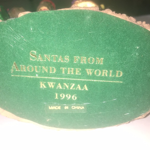 Vintage Santas from Around the World, Kawanzaa African 1996 Statue - Picture 4 of 4